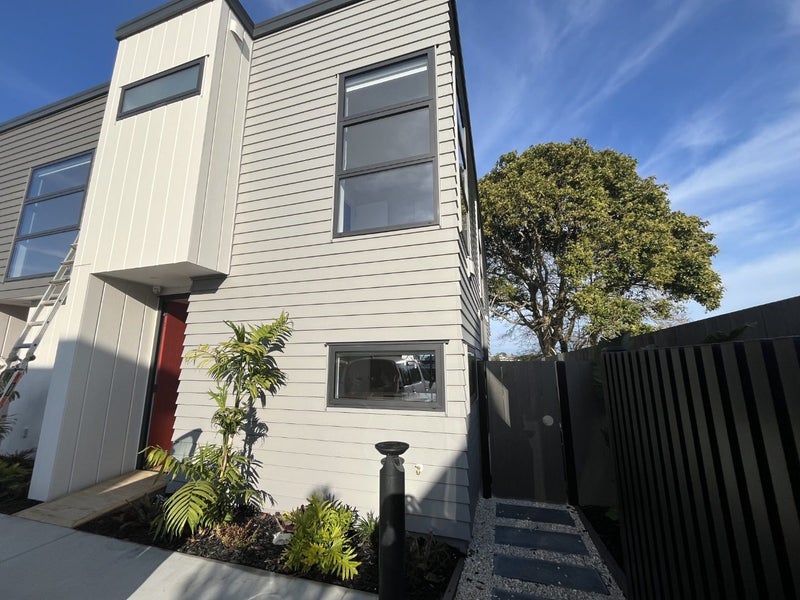 131 Richardson Road, Mount Albert, Auckland - Carousel 21