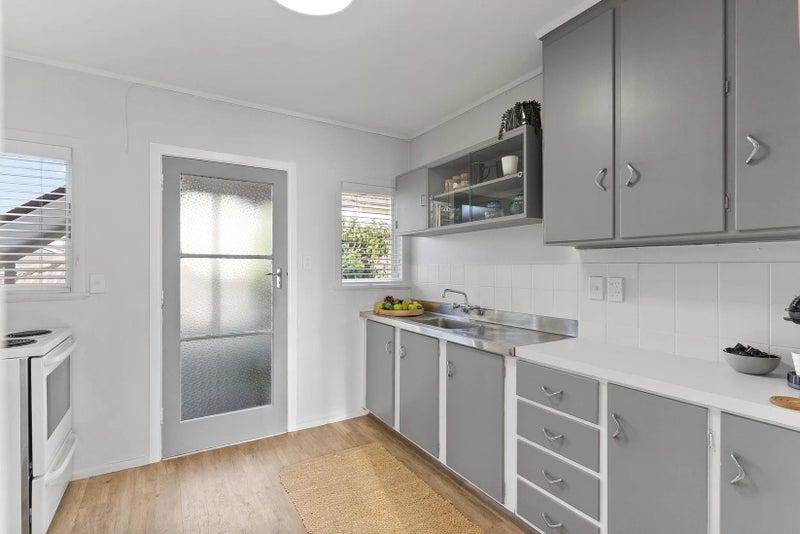 2/4 Cecil Road, Milford, North Shore City, Auckland - Carousel 2