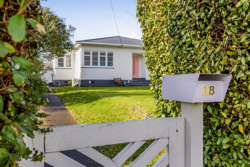 18 Stanners Street, Eltham, Eltham - Carousel 1