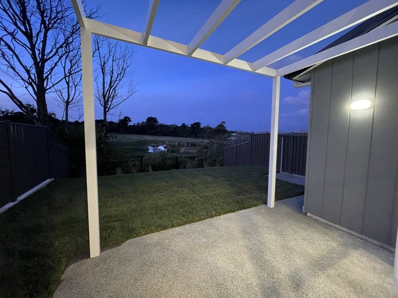 16 Koreke Close, Kenepuru, Porirua - Carousel 2