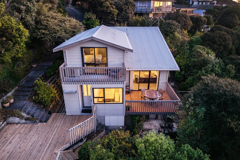 4 Kahu Road, Paremata, Porirua - Carousel 1