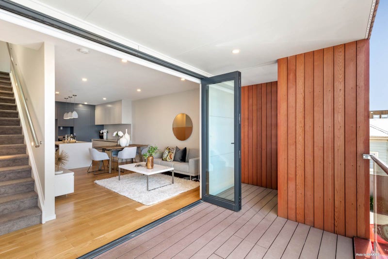 1/69 Lake Road, Devonport, Auckland - Carousel 1