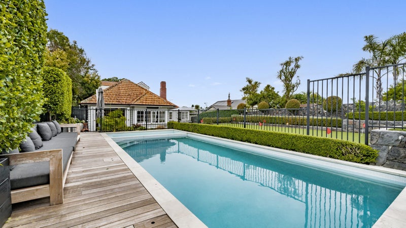 62 Disraeli Street, Epsom, Auckland - Carousel 1