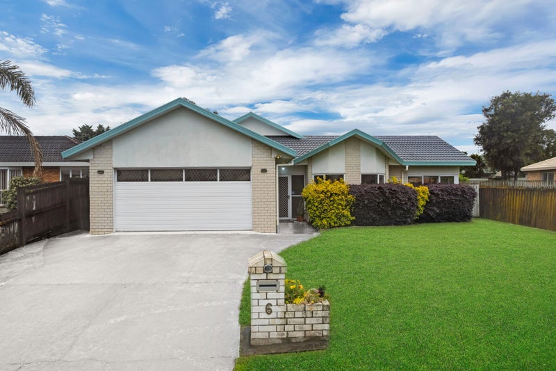 6 Aristoy Close, Conifer Grove, Takanini - Carousel 1