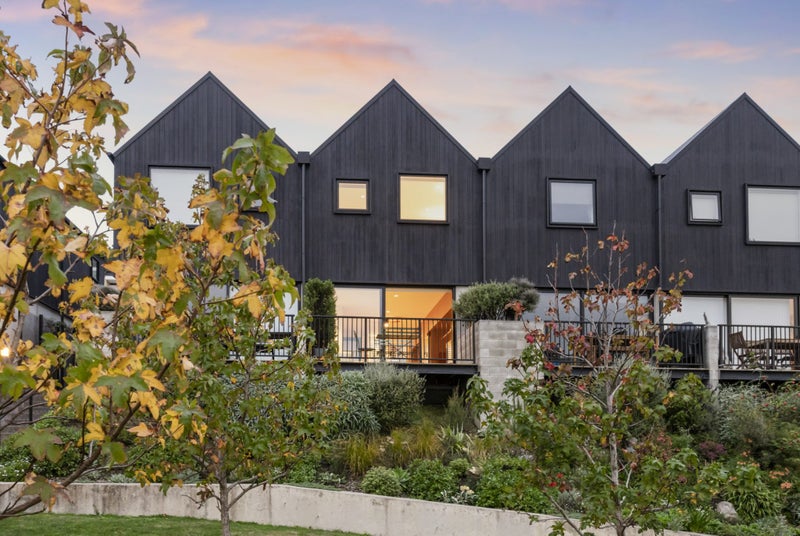 12 Jean Caldwell Way, Island Bay, Wellington - Carousel 1