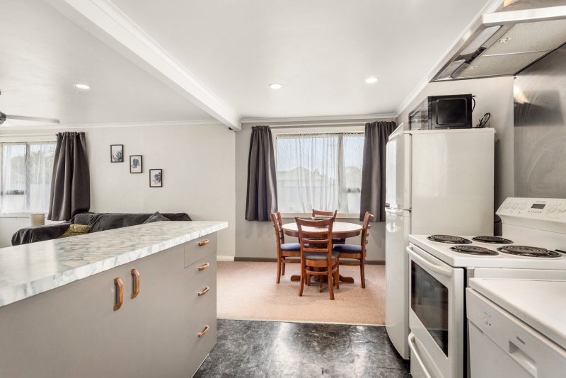 7 Gordon Terrace, East Gore, Gore - Carousel 2