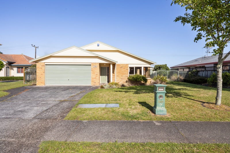 280 Grandview Road, Western Heights, Hamilton - Carousel 1