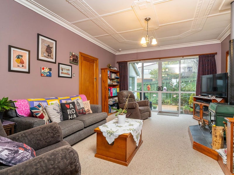 102 Preston Crescent, Belleknowes, Dunedin - Carousel 2