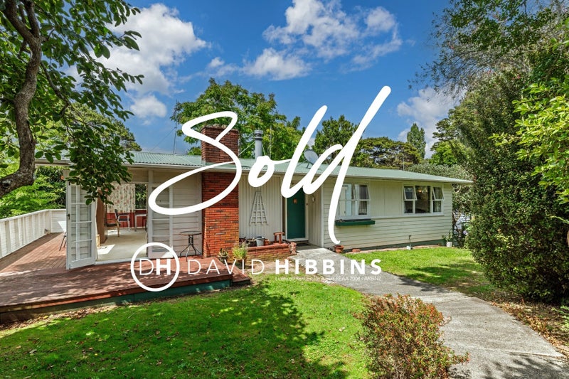 35 Martin Crescent, Northcote, Auckland - Carousel 1