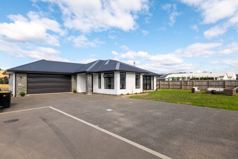 12 William Dale Place, Wakefield, Wakefield - Carousel 1