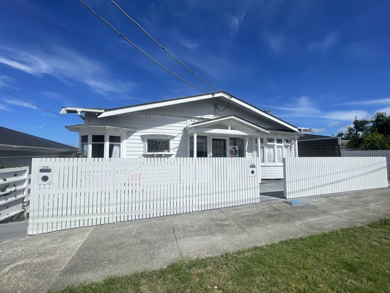 5 Barrington Road, Grey Lynn, Auckland - Carousel 2