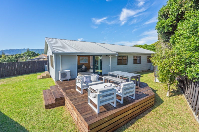 65 Queens Road, Waikanae Beach, Waikanae - Carousel 1