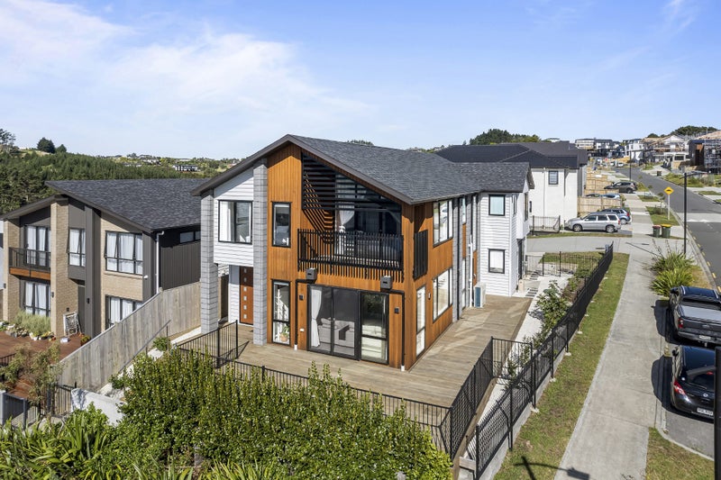 11 Bremner Ridge Street, Flat Bush, Auckland - Carousel 1