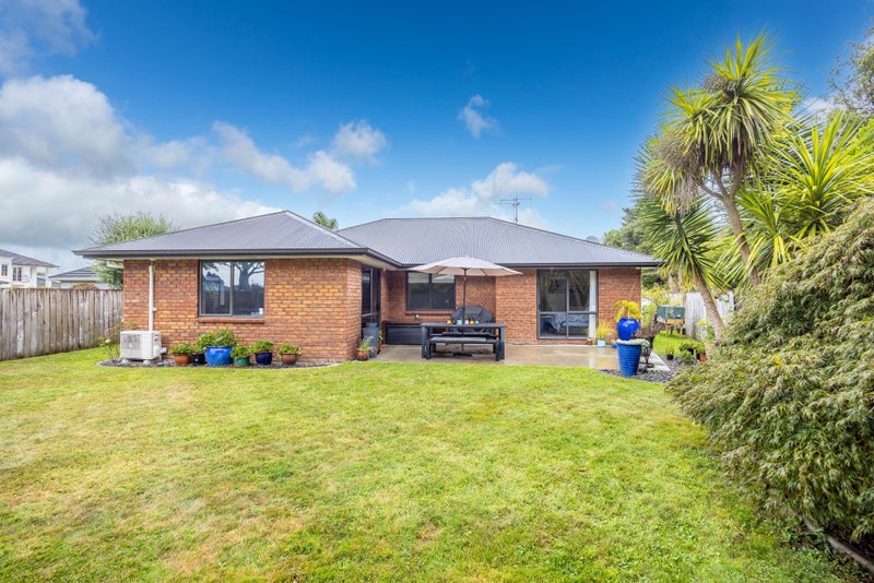 42 Nielsen Gardens, Rototuna, Hamilton - Carousel 2
