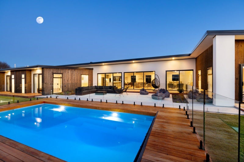 21 Spencer Place, Springlands, Blenheim - Carousel 1