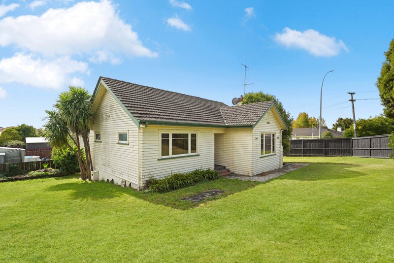 32 Forest Lake Road, Forest Lake, Hamilton - Carousel 2