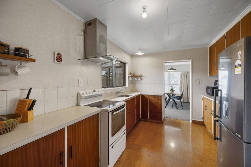 2 Freyberg Avenue, Tamatea, Napier - Carousel 2