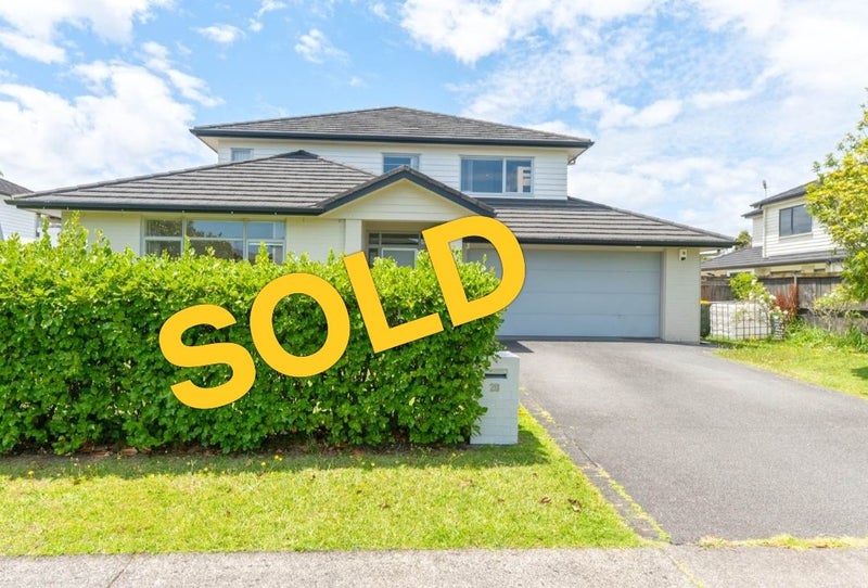 28 Lake Drive, Karaka, Papakura - Carousel 1