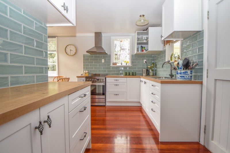 255 High Street South, Carterton - Carousel 2