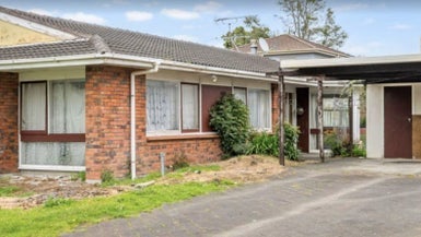 13 Cascades Road, Pakuranga Heights, Auckland - Carousel 1