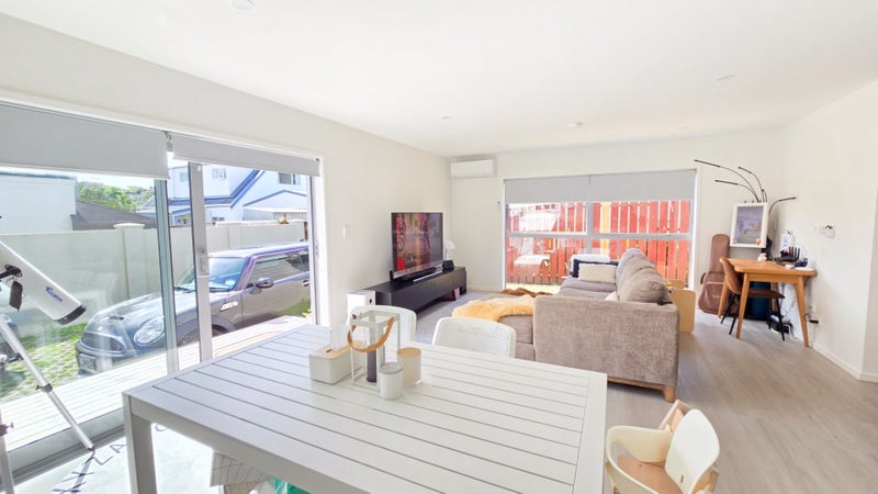 3/492 East Coast Road, Windsor Park, Auckland - Carousel 1