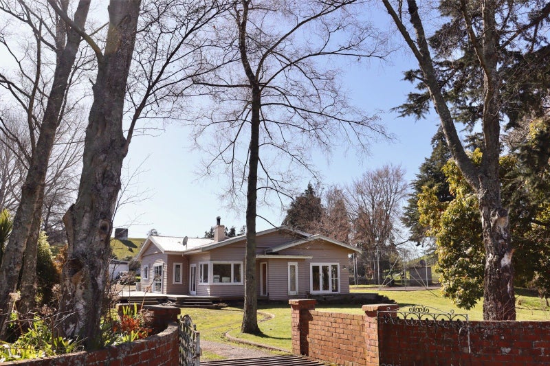 467 Pungatawa Road, Taihape - Carousel 1