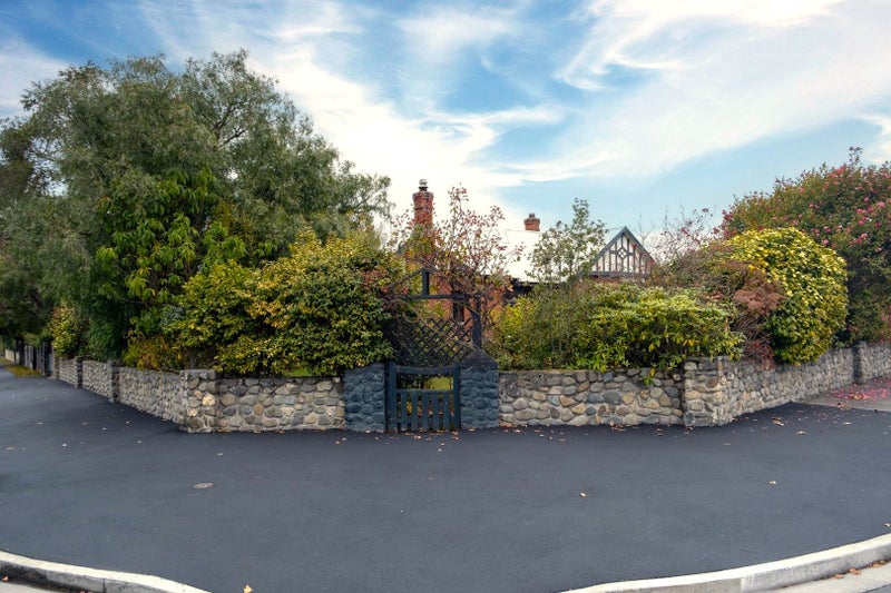 16 Wood Street, Temuka - Carousel 40