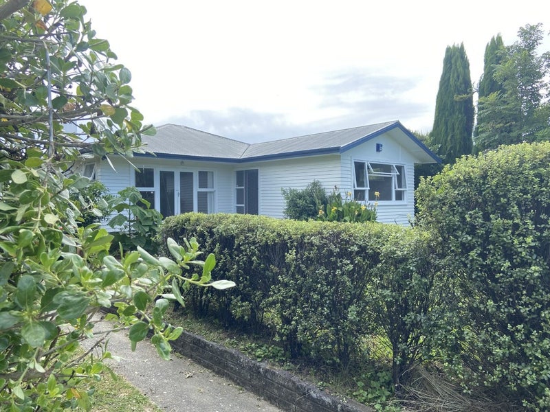 13 Lipscombe Crescent, Havelock North, Havelock North - Carousel 1