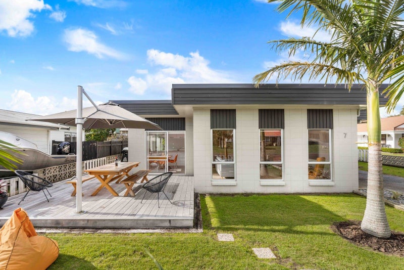 7 Crown Reef, Pauanui - Carousel 2