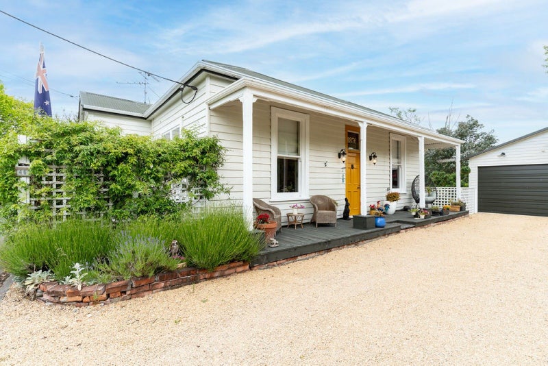 463 High Street South, Carterton, Carterton - Carousel 1