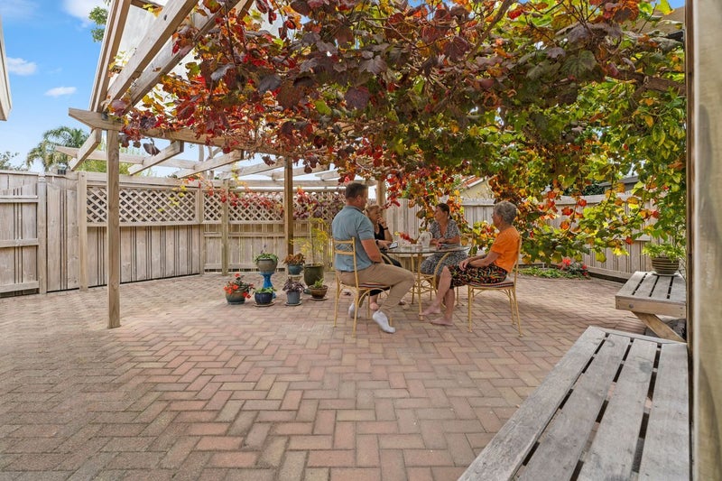 3 Kildonan Place, Bethlehem, Tauranga - Carousel 2