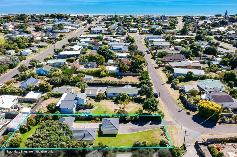 22 Hohiria Street, Waikanae Beach, Waikanae - Carousel 41