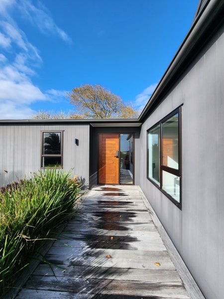 136 Wairau Road, Oakura, New Plymouth - Carousel 2