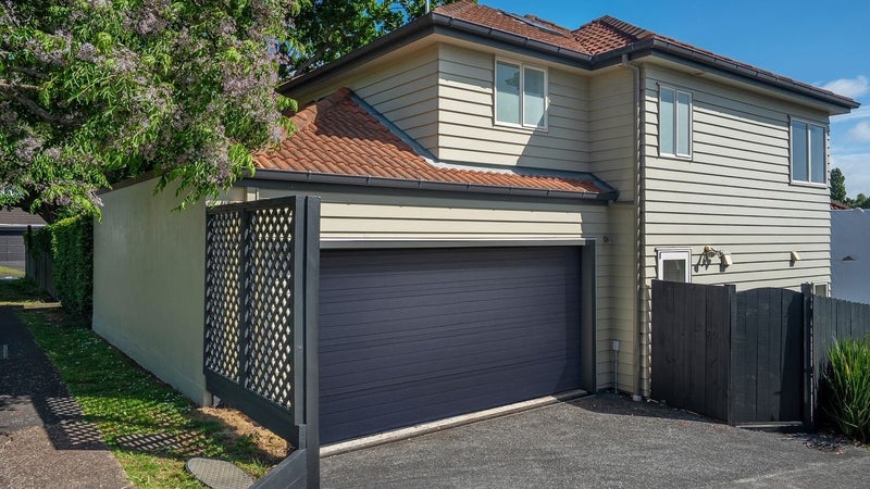 4/19 Rodney Road, Northcote Point, Auckland - Carousel 1