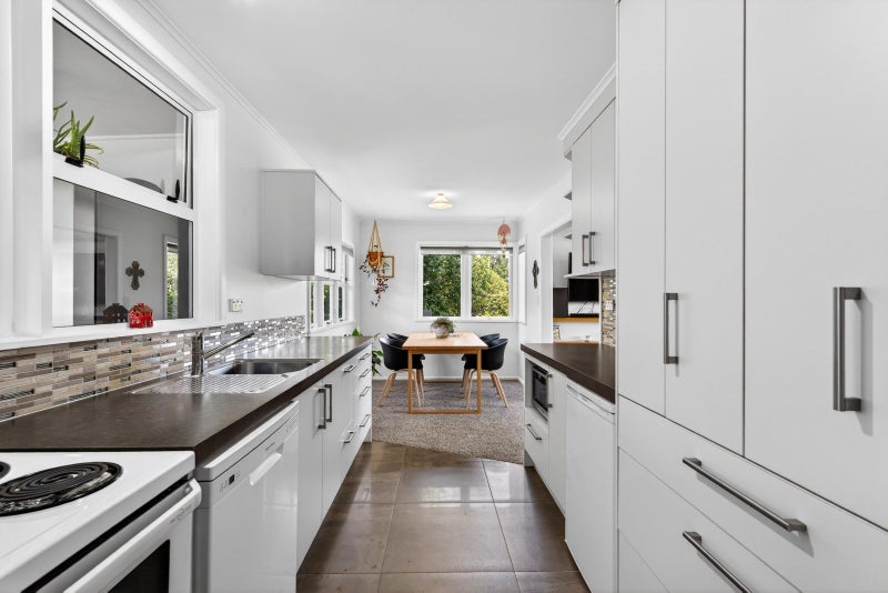 729 Maxville Drive, Parkvale, Hastings - Carousel 2