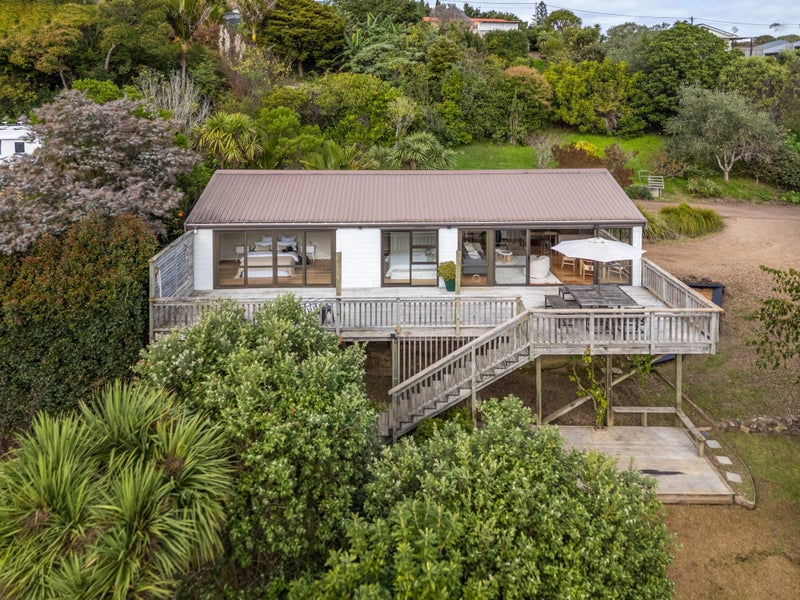 37B Ocean Road, Surfdale, Waiheke Island - Carousel 1