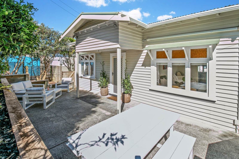 39A Whitney Street, New Windsor, Auckland - Carousel 1