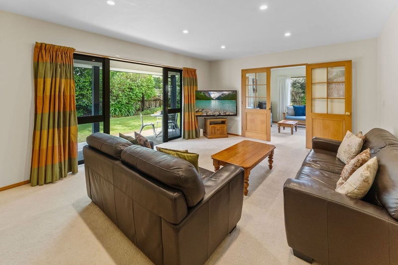 20 Malthouse Crescent, Brightwater, Brightwater - Carousel 2