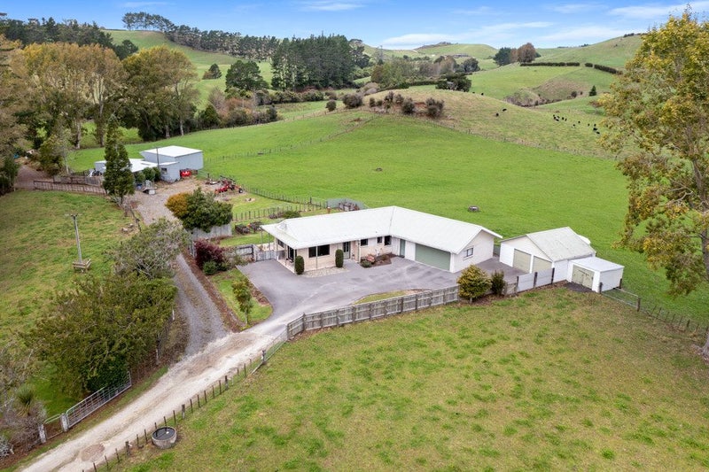 32 Davis Road, Waiongana, Inglewood - Carousel 2