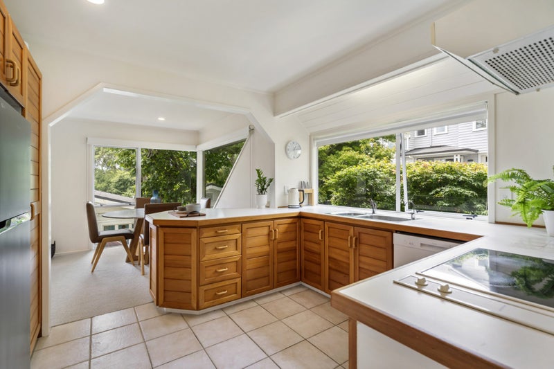 2/13 Rodney Road, Northcote Point, Auckland - Carousel 2