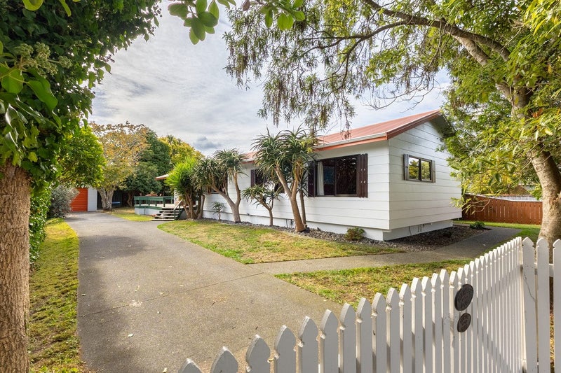 2 Millvale Street, Waikanae, Waikanae - Carousel 1