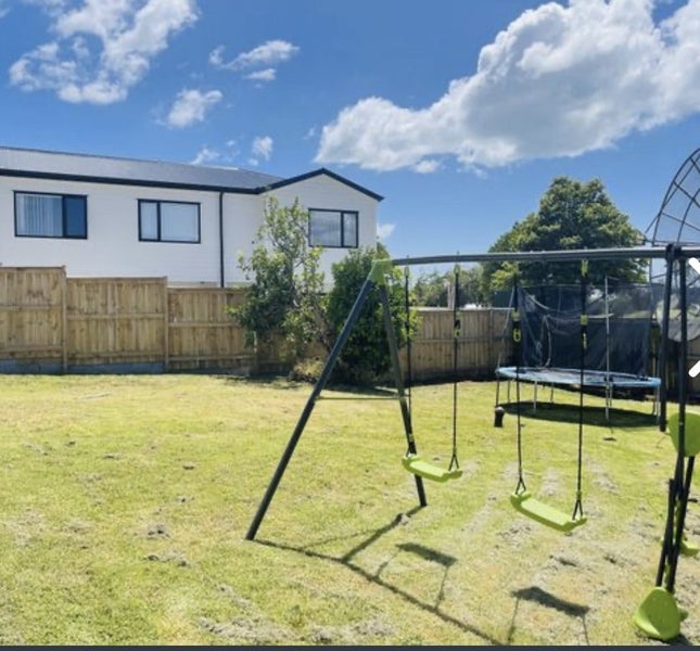 72 Howard Hunter Avenue, Saint Johns, Auckland - Carousel 1