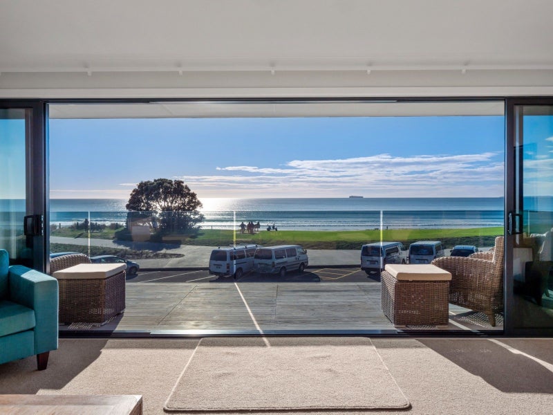 157 Marine Parade, Mount Maunganui, Mount Maunganui - Carousel 1