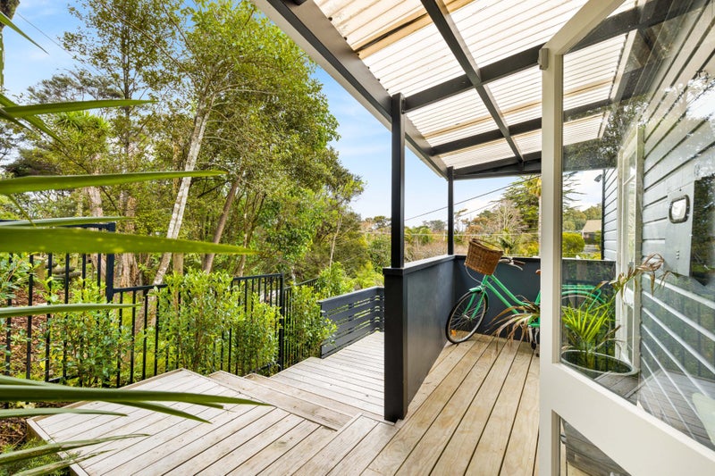 19 Laingholm Drive, Laingholm, Auckland - Carousel 2