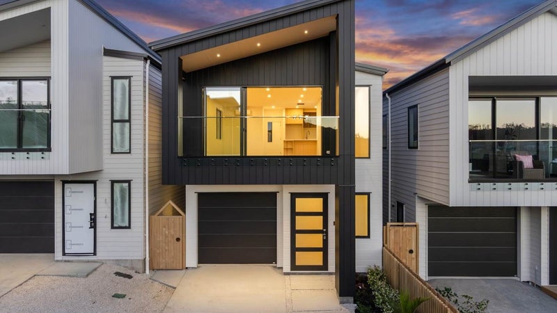 12 Tikati Rise, Long Bay, Auckland - Carousel 1