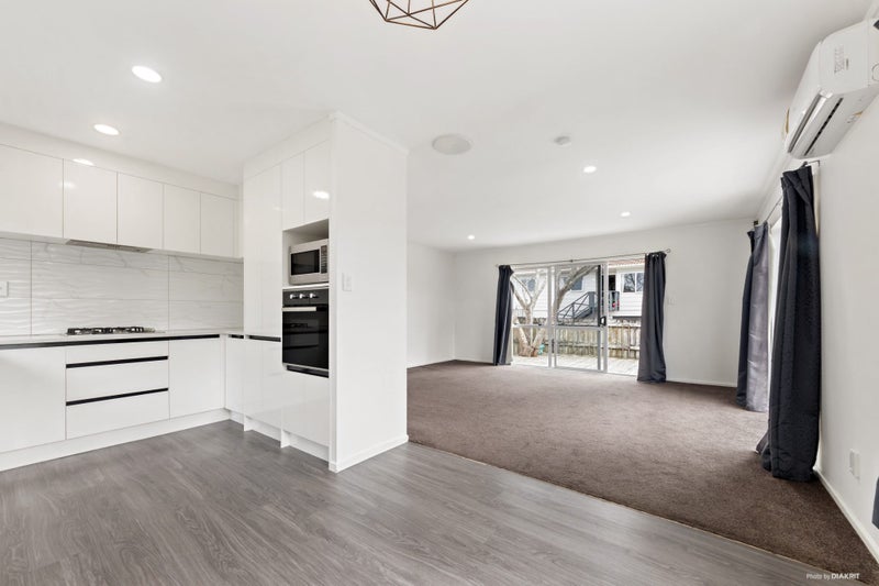 1/42 Pomaria Road, Henderson, Waitakere City, Auckland - Carousel 1