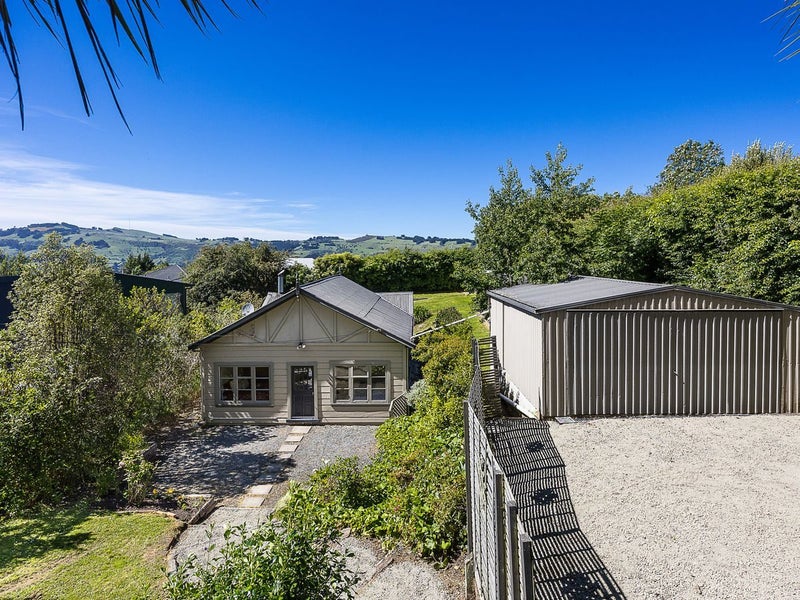 18 Ellesmere Street, Ravensbourne, Dunedin - Carousel 1