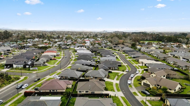 22 Ladeira Place, Fitzroy, Hamilton - Carousel 27