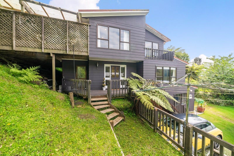 14 Westhaven Drive, Tawa, Wellington - Carousel 22
