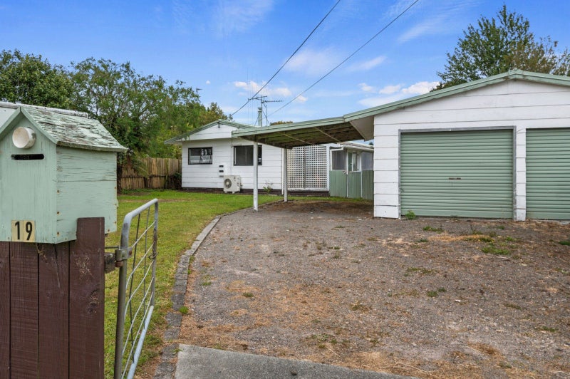 19 South Road, Mamaku - Carousel 17